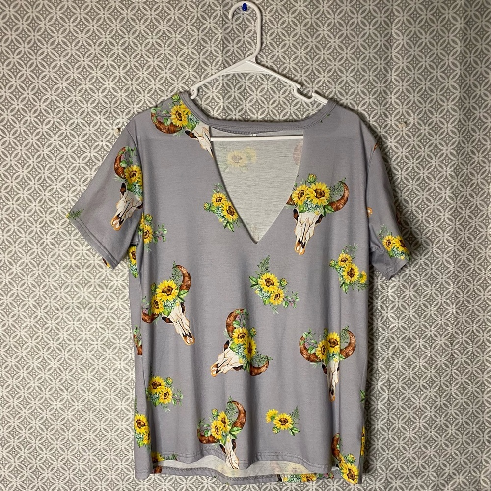 Gray top size large
